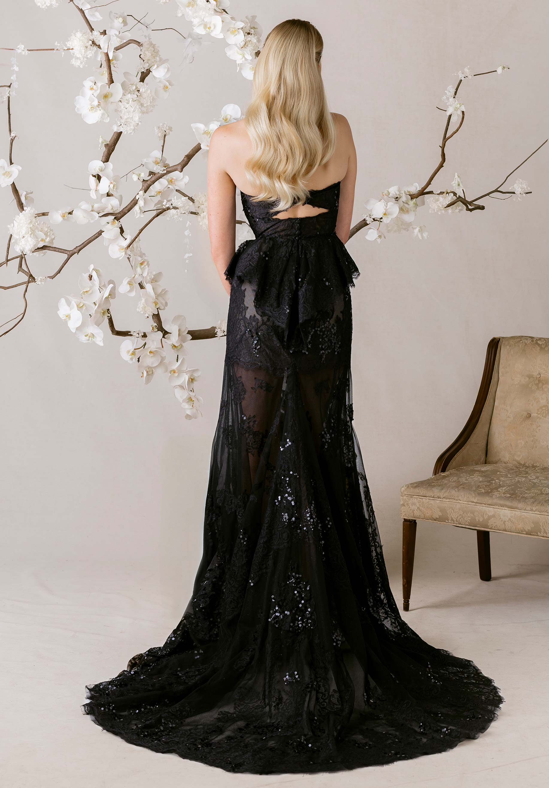 Aloura Wedding Dress - Image 11