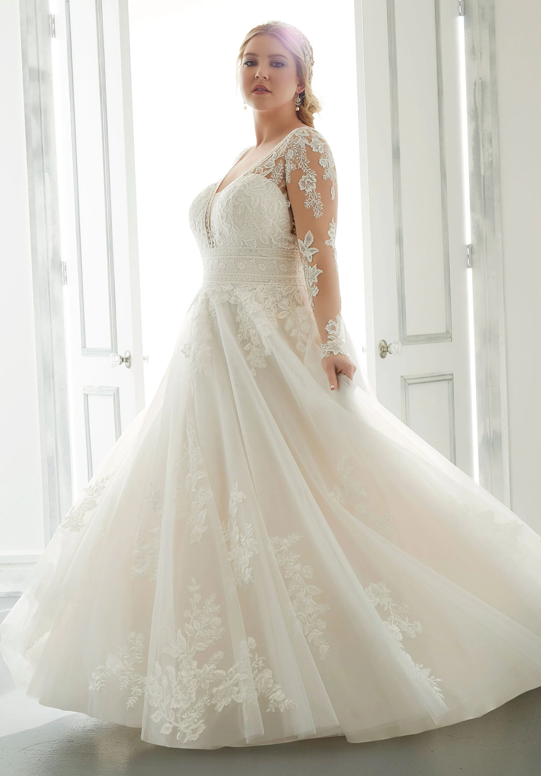 Ama Wedding Dress - Image 3