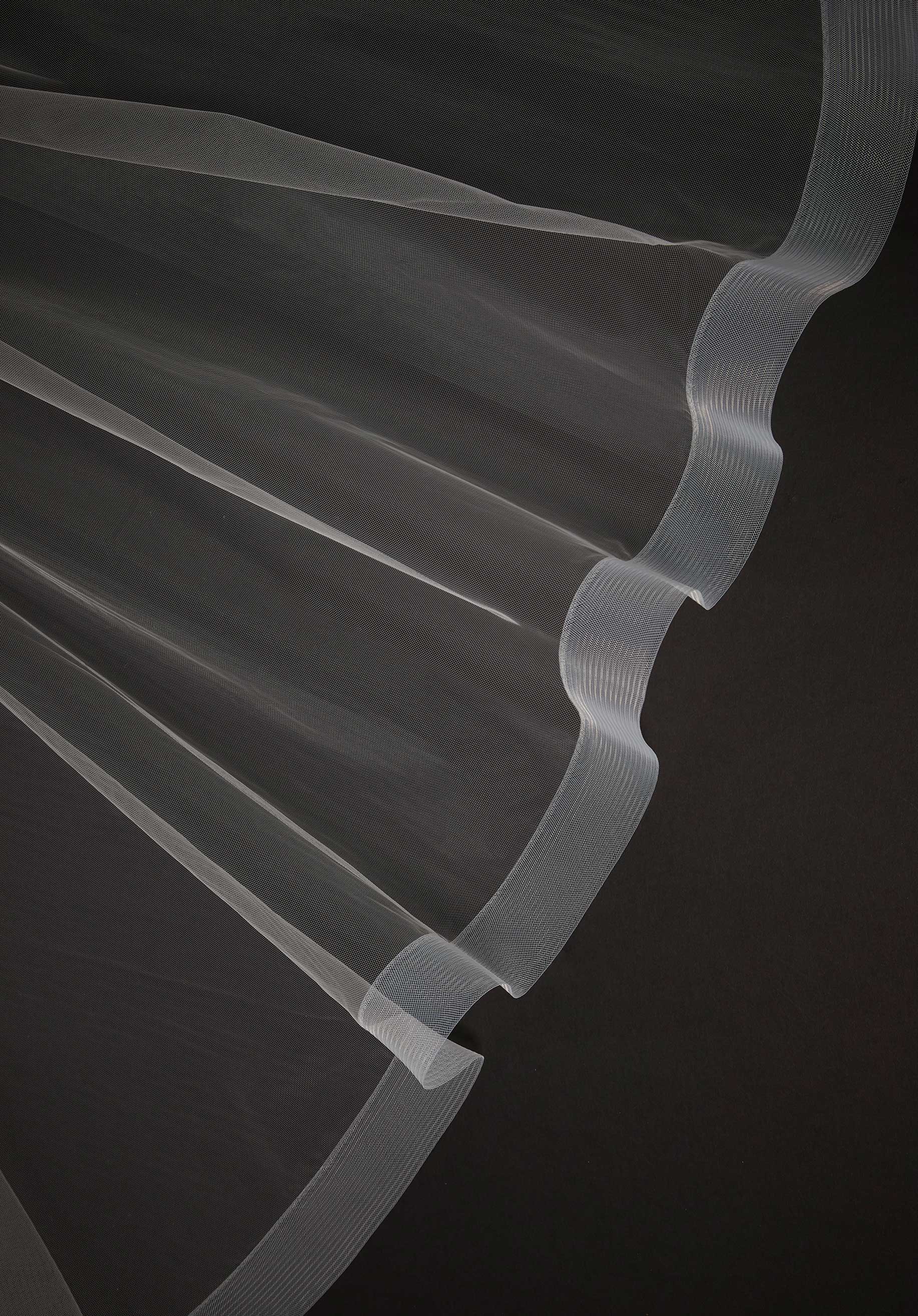 Angel Cut Veil Edged with Horsehair - Image 2