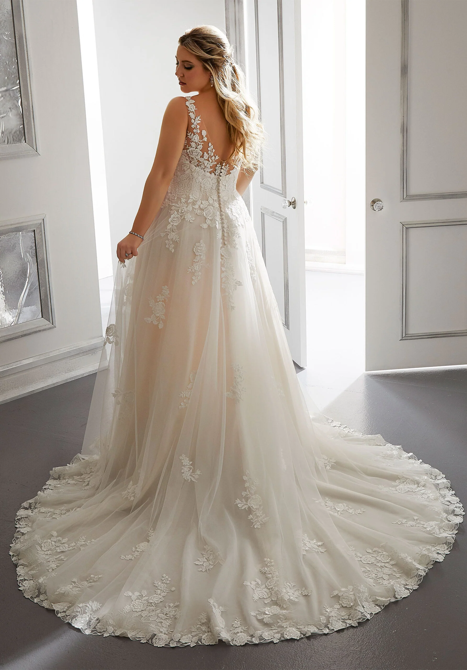 Arlene Wedding Dress - Image 3