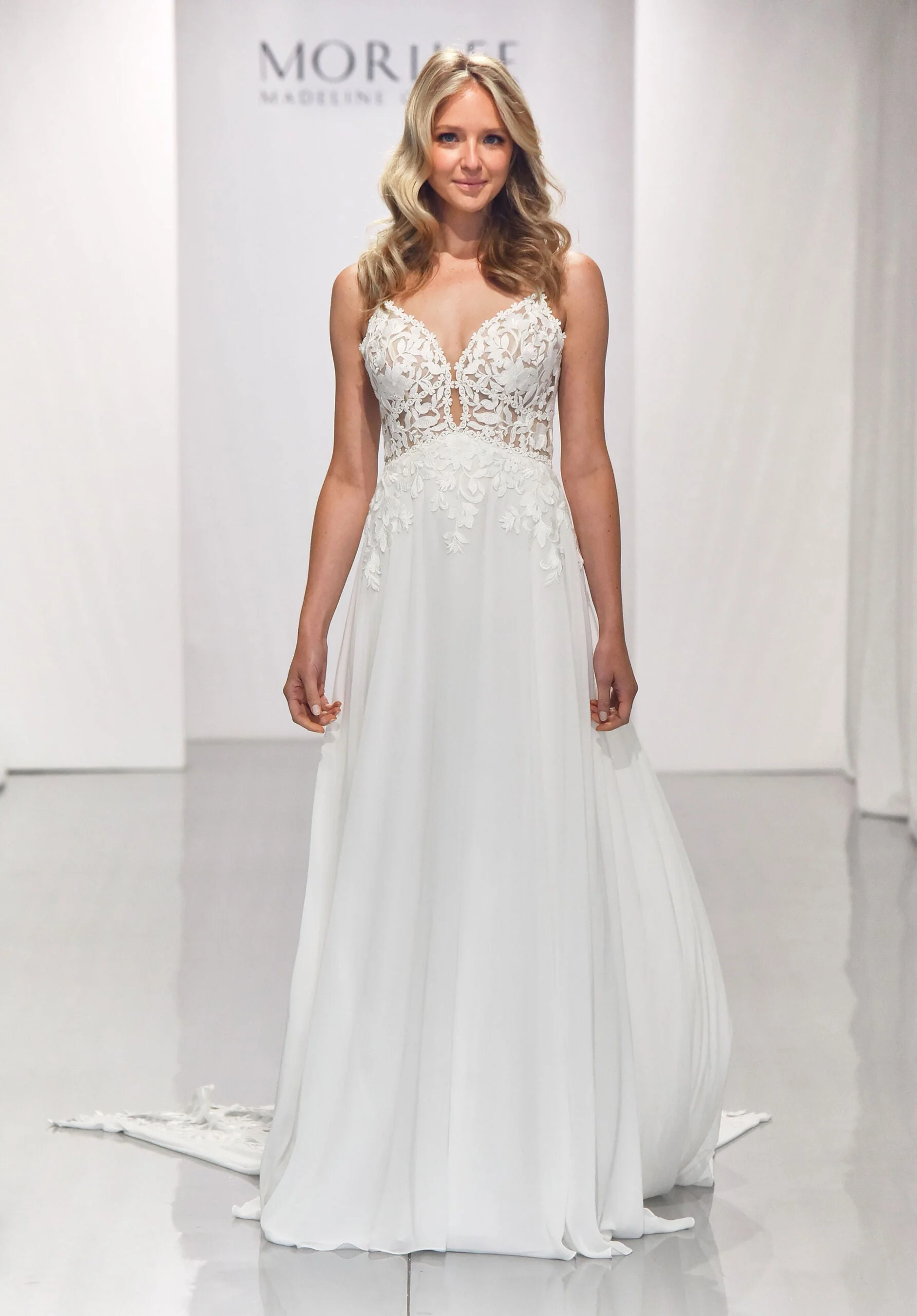 Becca Wedding Dress - Image 6