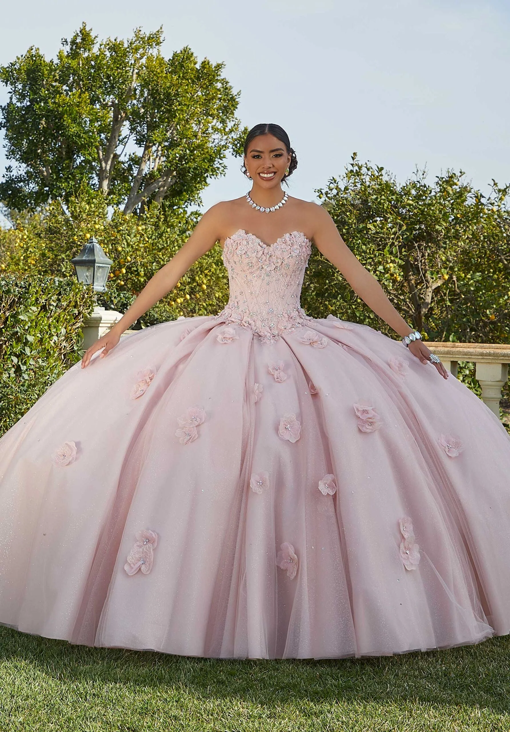 Chantilly Lace Quinceañera Dress with Floral Appliqués - Image 7