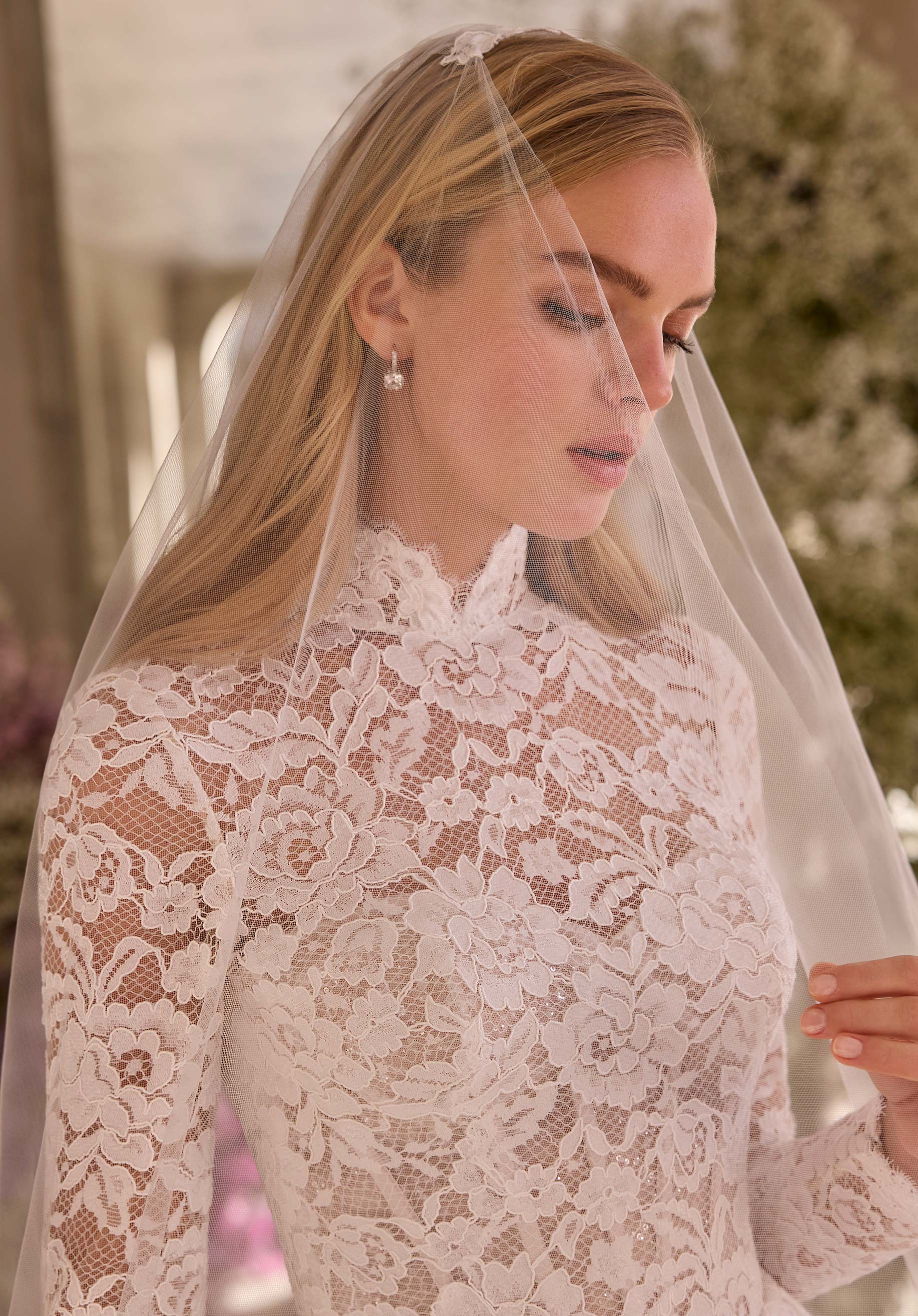 Delia Wedding Dress - Image 7