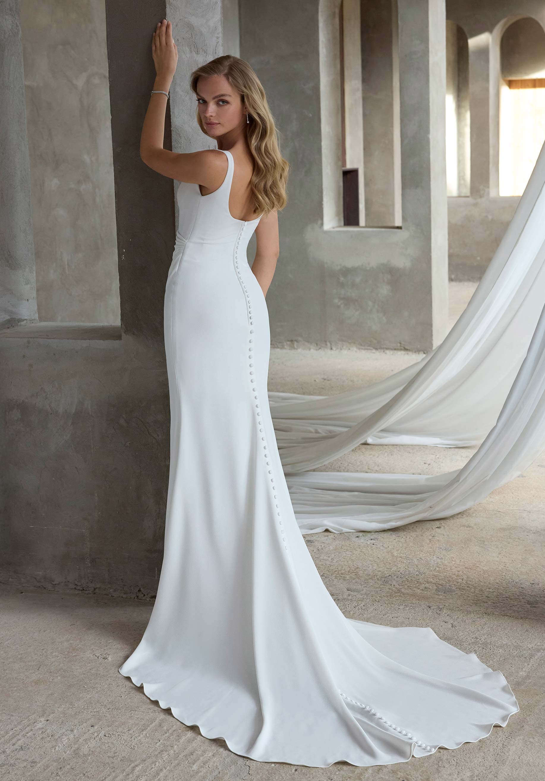 Iona Wedding Dress - Image 4