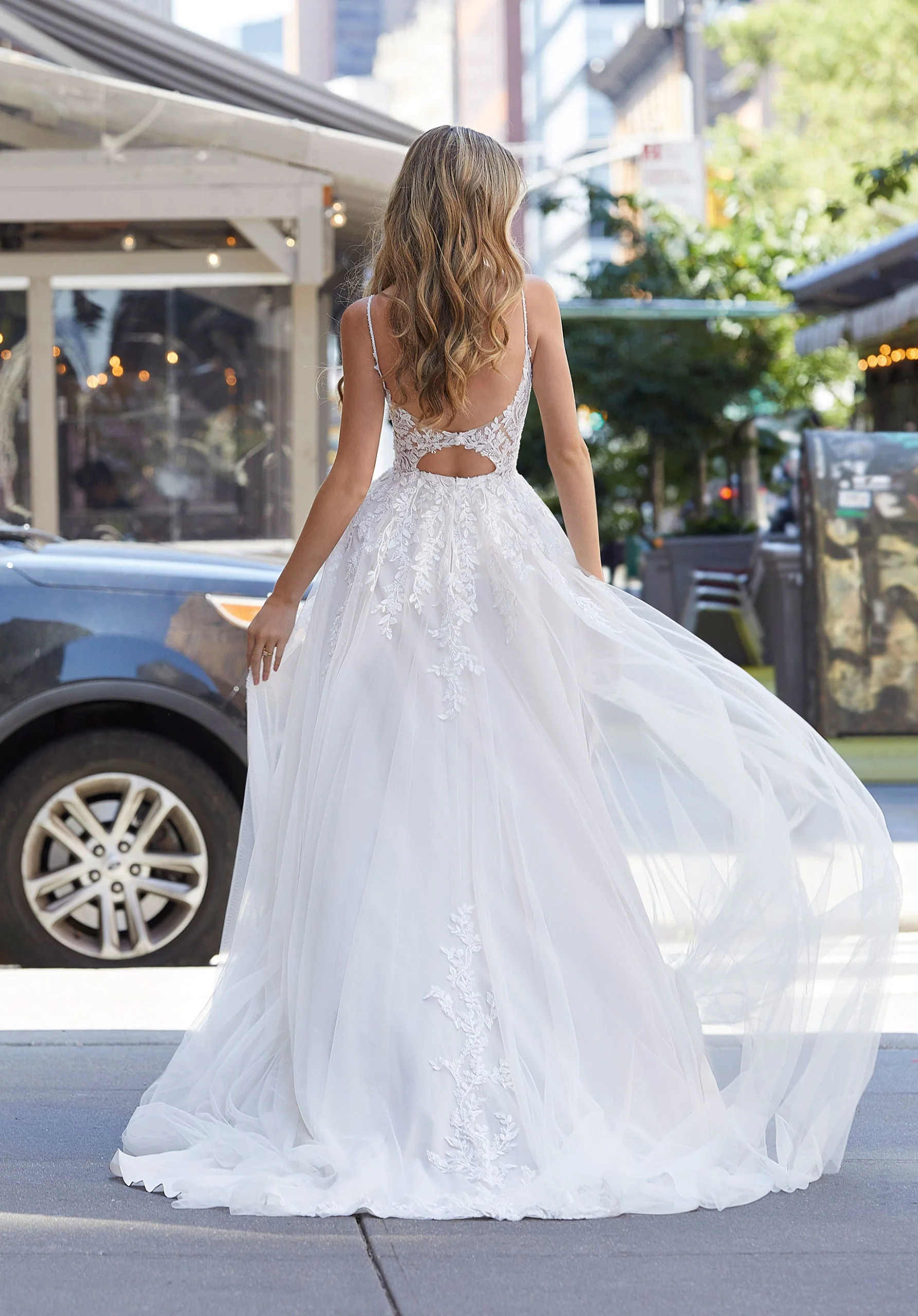 Jennifer Wedding Dress - Image 4