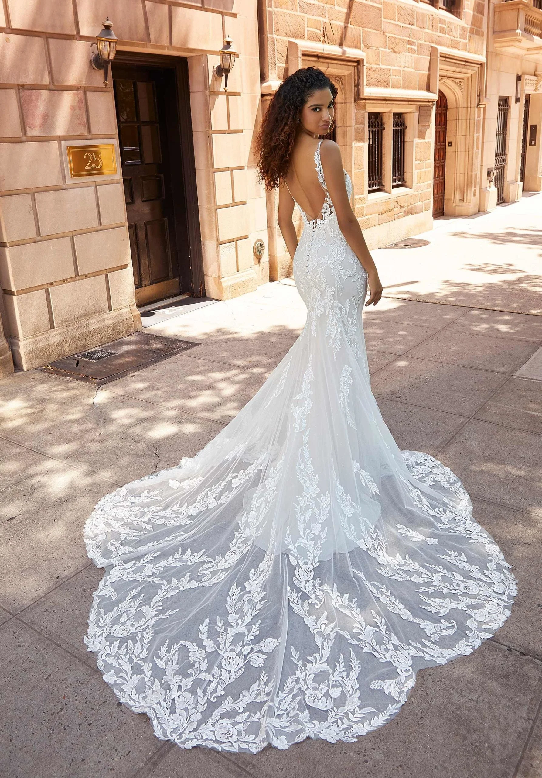 Joan Wedding Dress - Image 4