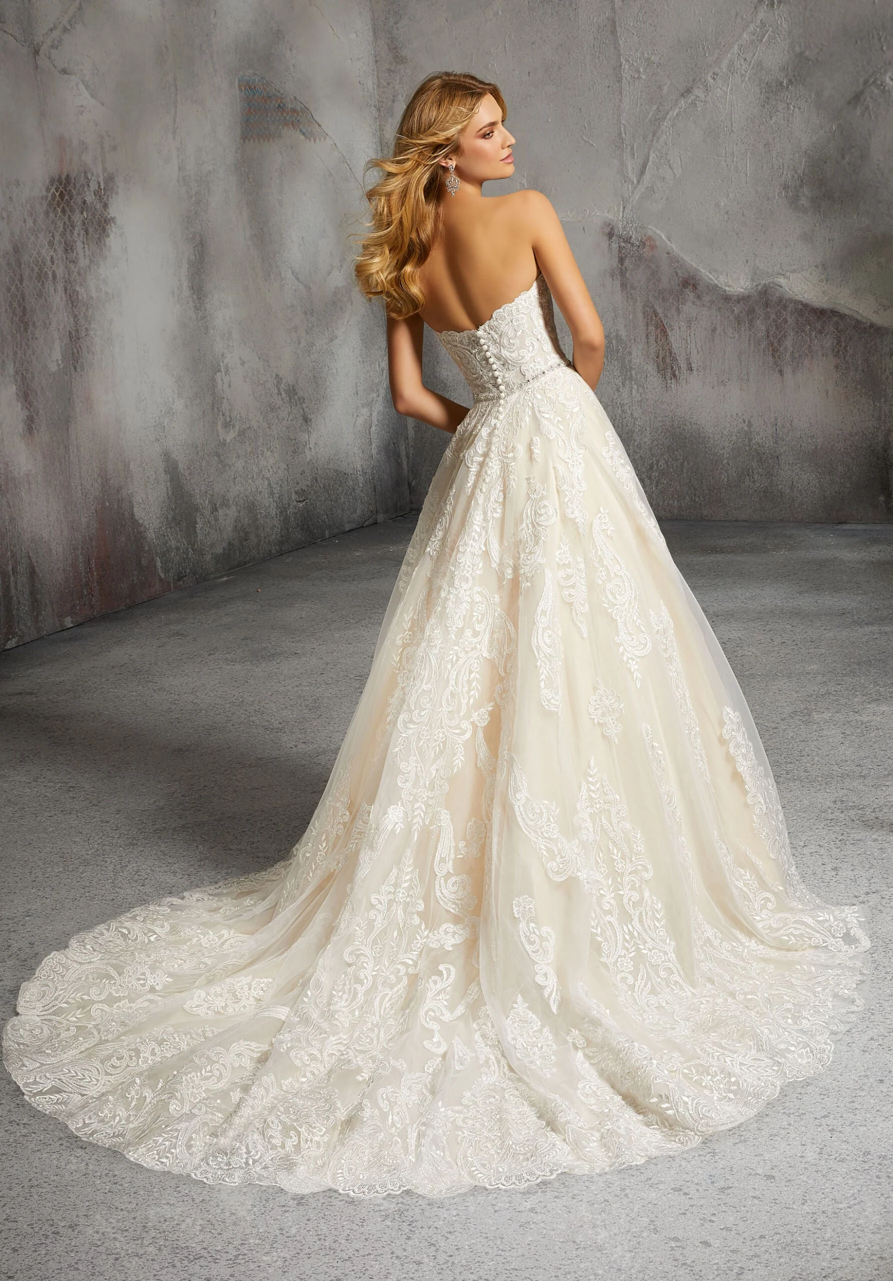Lisa Wedding Dress - Image 4