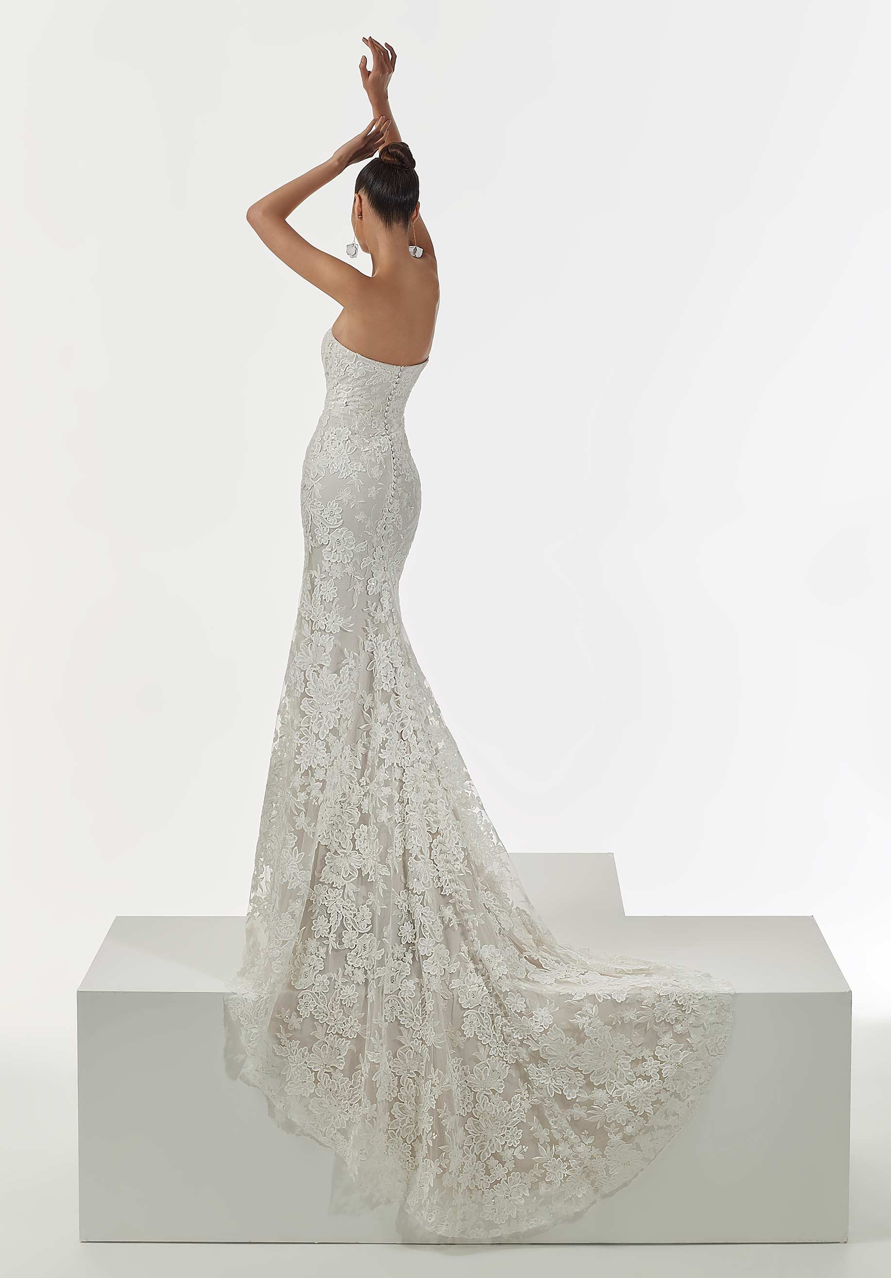Neveah Wedding Dress - Image 6
