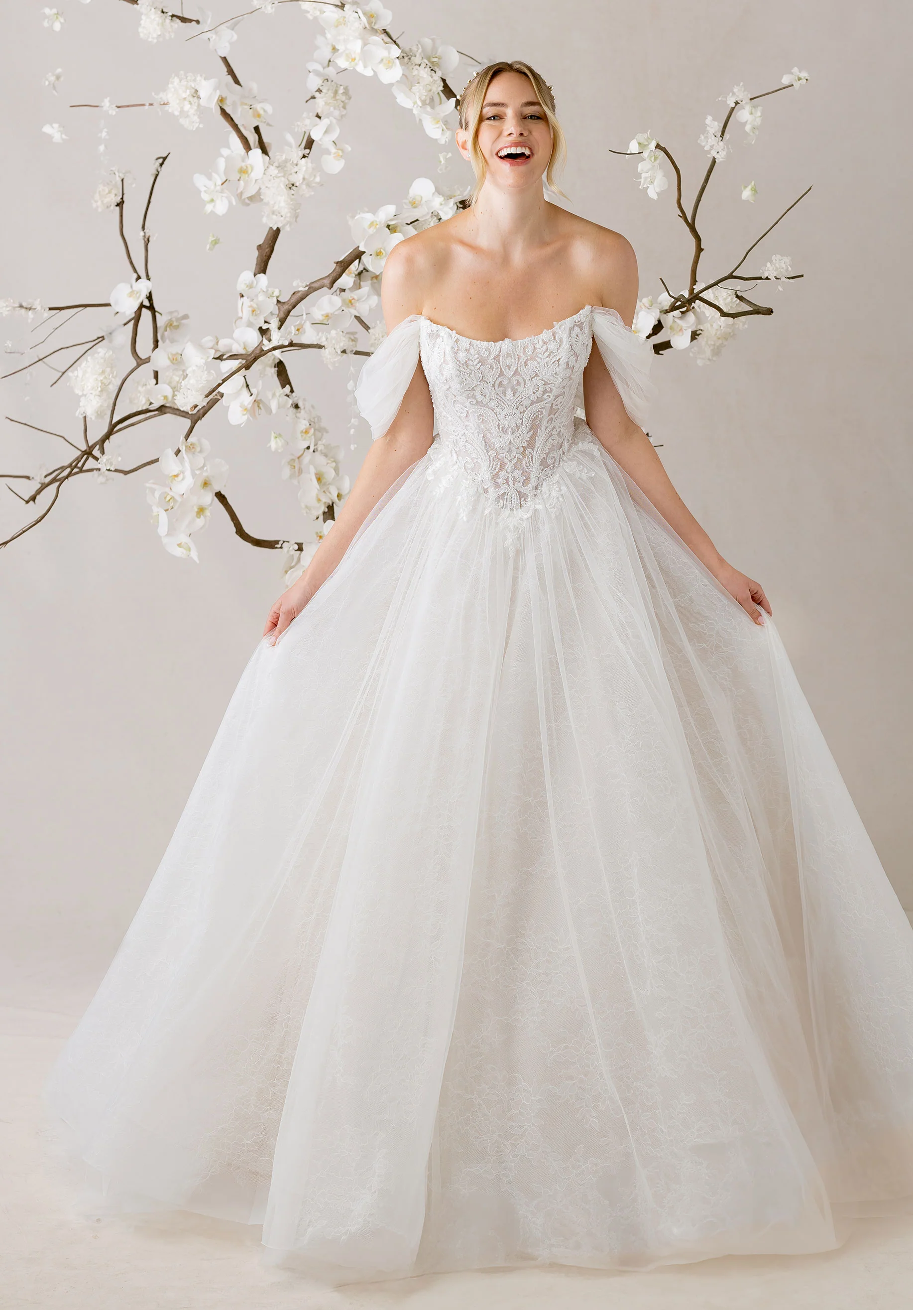 Noémi Wedding Dress - Image 4