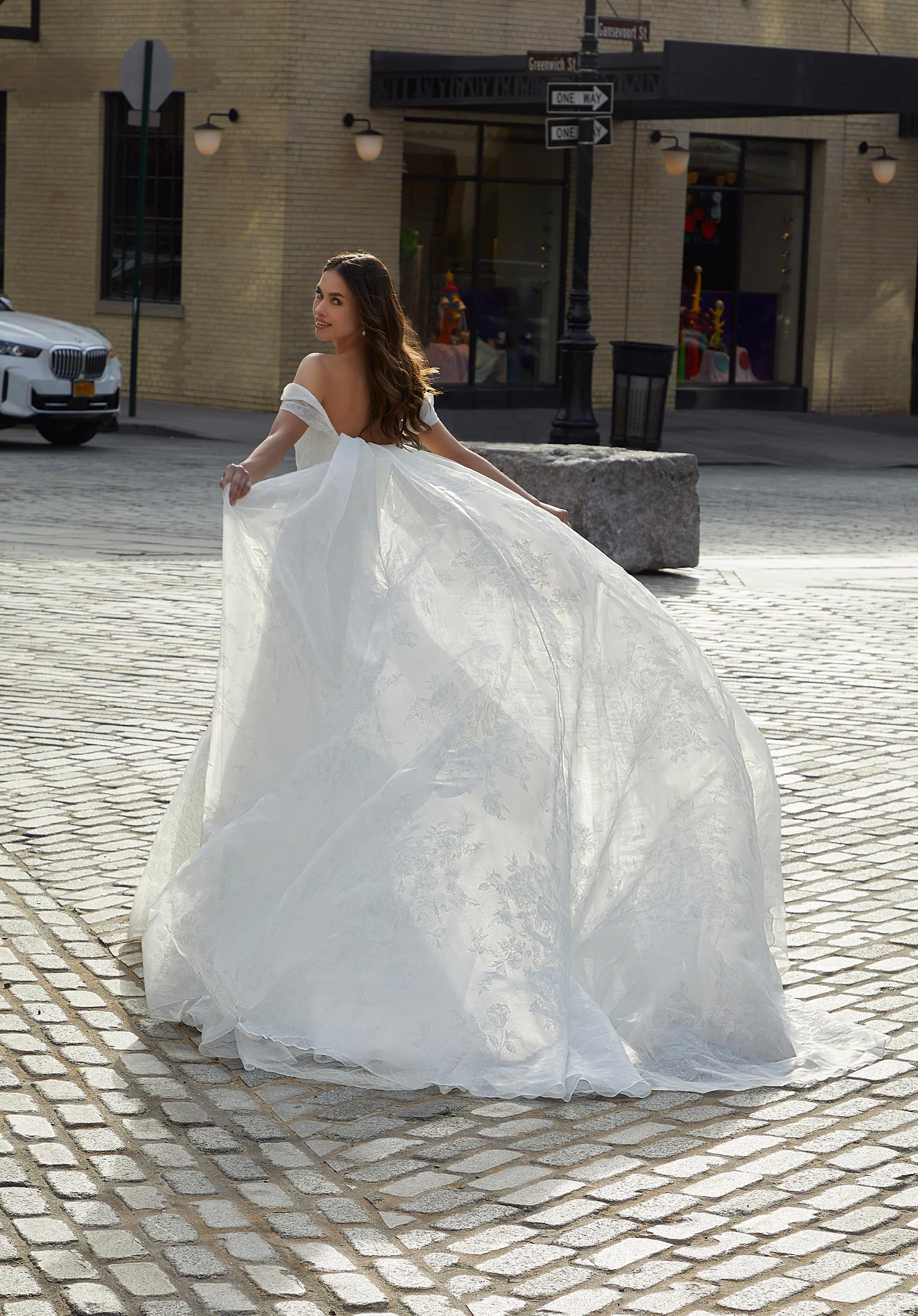 Shannon Wedding Dress - Image 4
