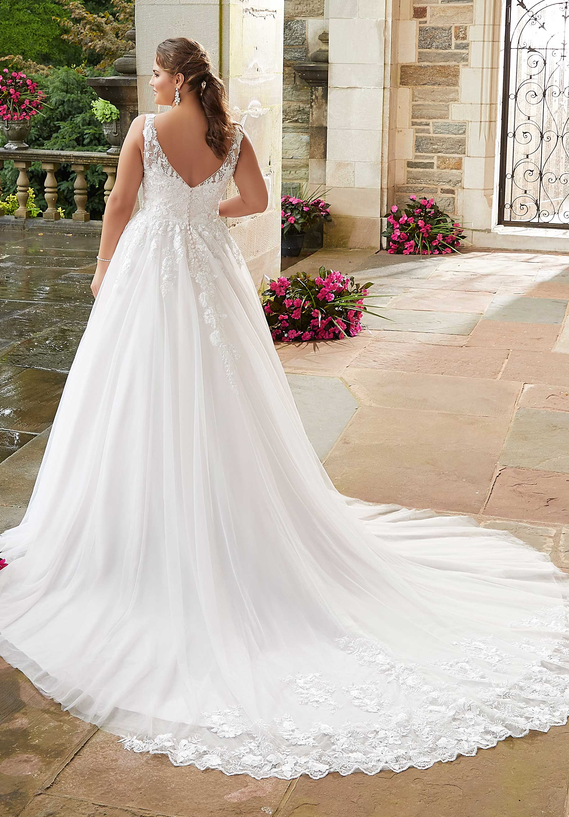 Sigourney Wedding Dress - Image 4