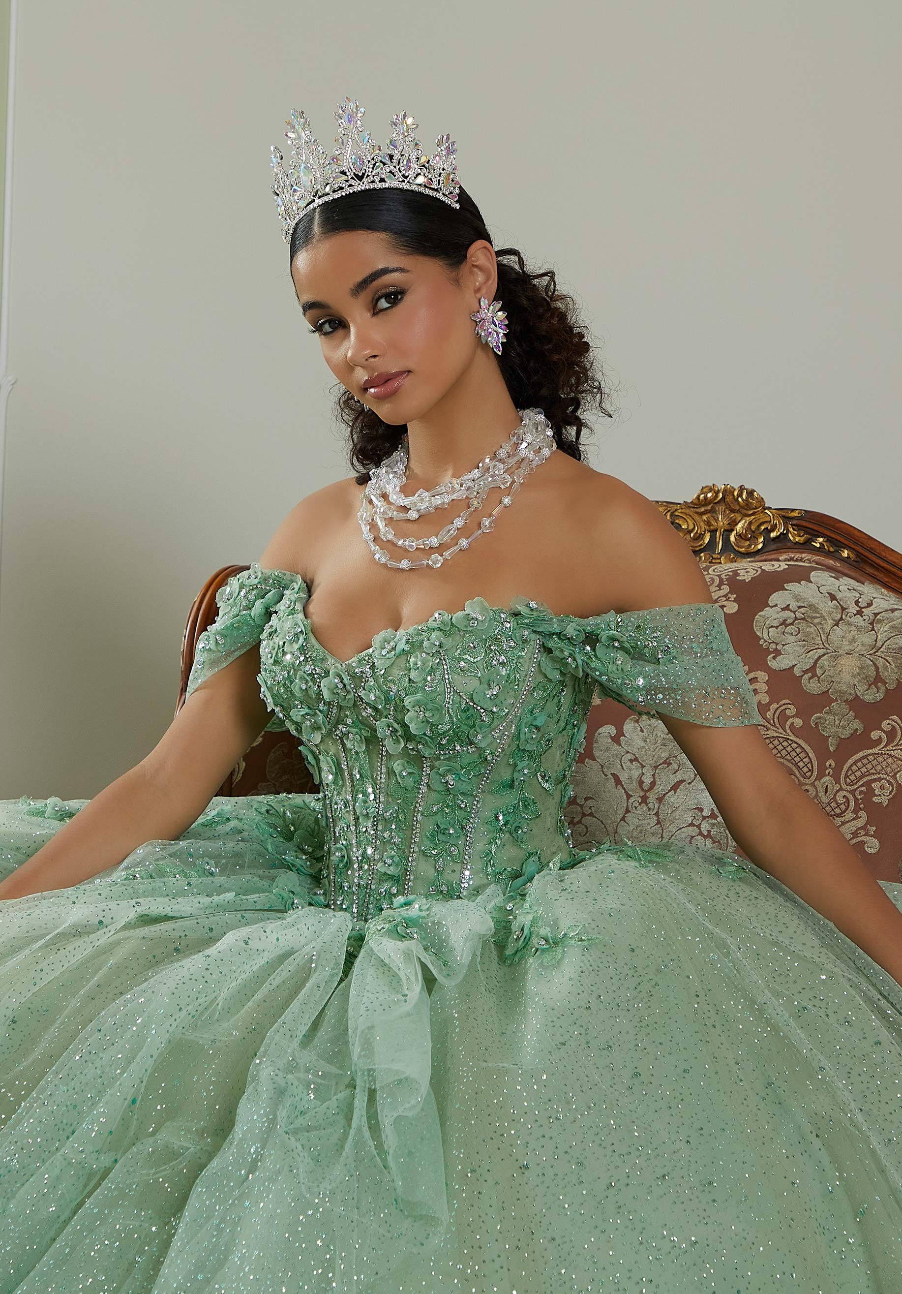 Three-Dimensional Floral Lace Quinceañera Dress on a Flounced Skirt - Image 4