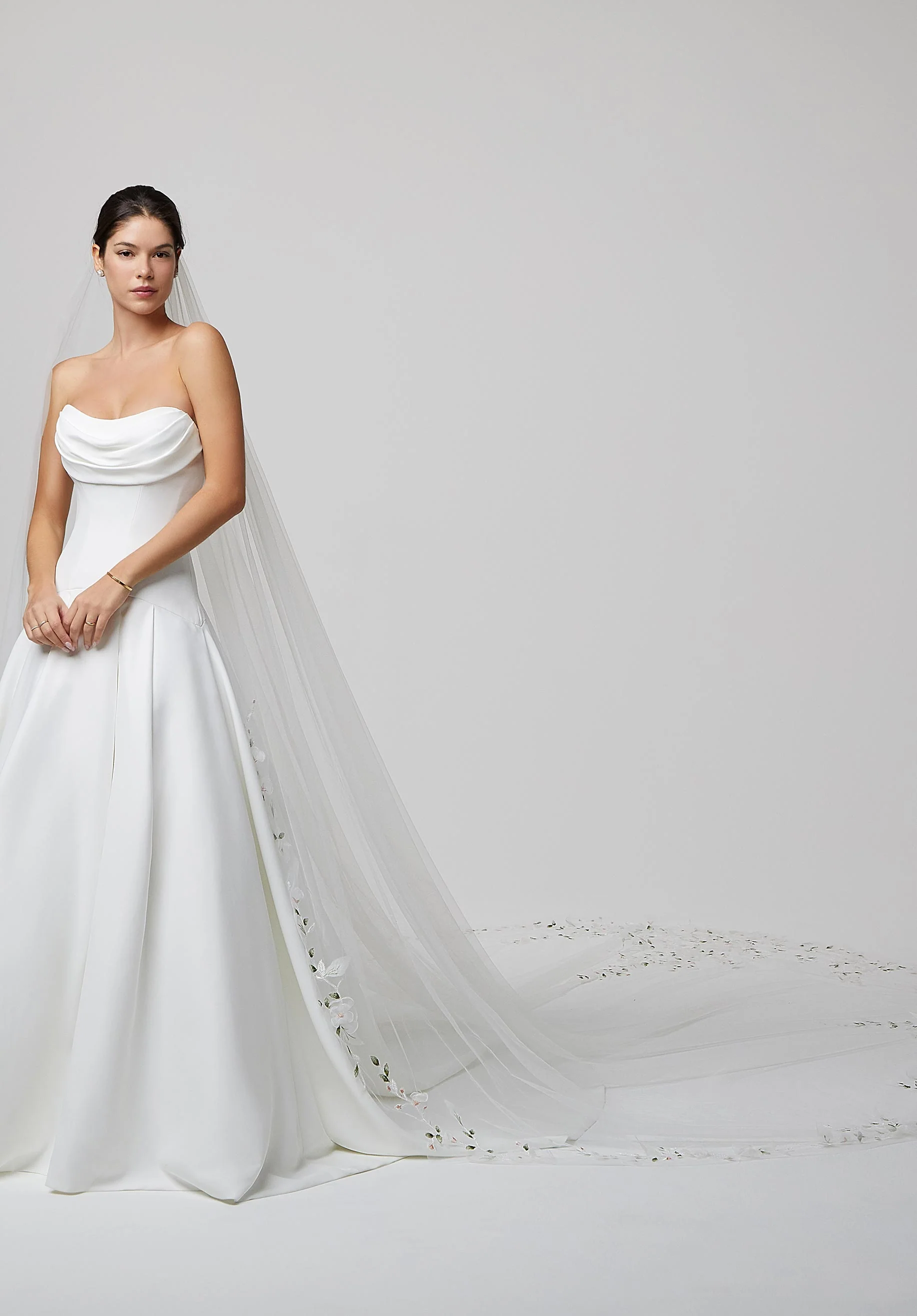 Tulle Veil with Three-Dimensional Organza Flowers - Image 3
